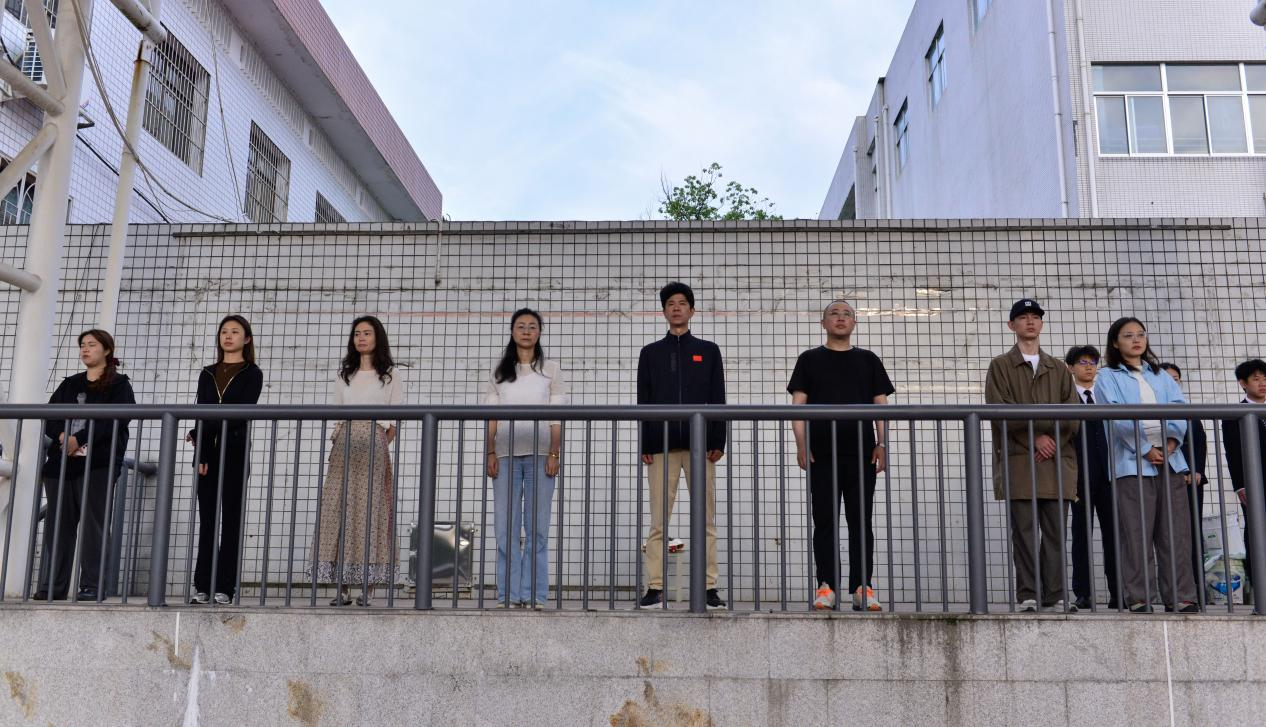 1AB5F6